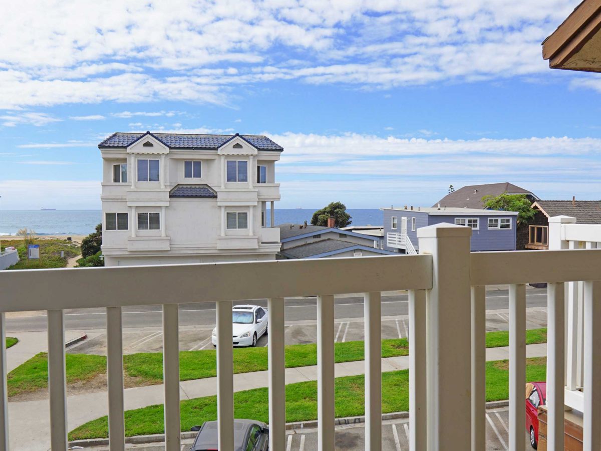 Ocean Surf Inn & Suites